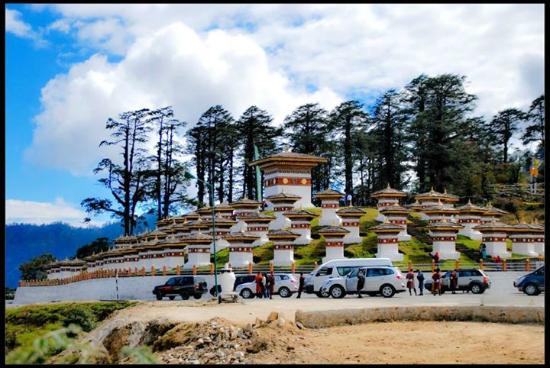 bhutan dochula pass